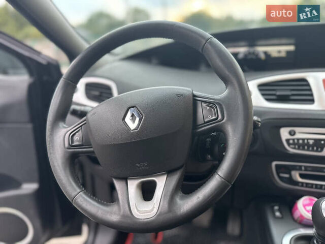 Черный Рено Megane Scenic, объемом двигателя 1.9 л и пробегом 237 тыс. км за 6300 $, фото 15 на Automoto.ua