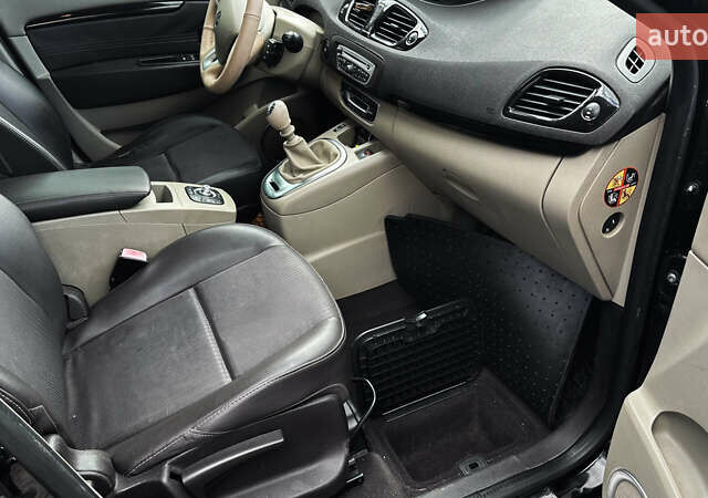 Чорний Рено Megane Scenic, об'ємом двигуна 1.6 л та пробігом 244 тис. км за 8500 $, фото 17 на Automoto.ua