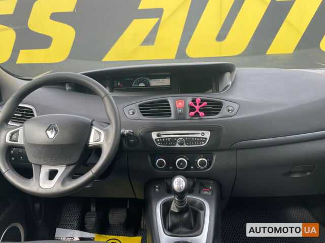 Черный Рено Megane Scenic, объемом двигателя 1.5 л и пробегом 228 тыс. км за 6999 $, фото 12 на Automoto.ua