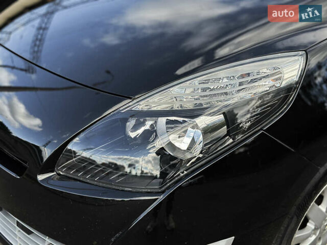 Чорний Рено Megane Scenic, об'ємом двигуна 1.6 л та пробігом 244 тис. км за 8500 $, фото 7 на Automoto.ua