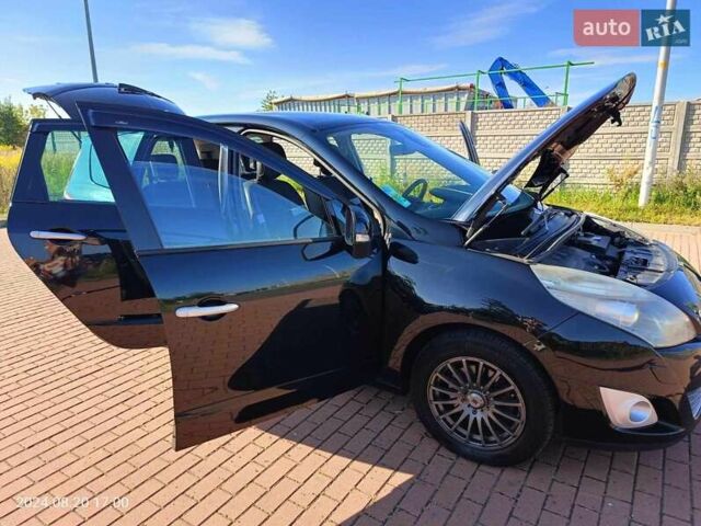 Черный Рено Megane Scenic, объемом двигателя 1.9 л и пробегом 227 тыс. км за 7400 $, фото 16 на Automoto.ua