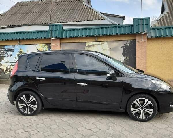 Черный Рено Megane Scenic, объемом двигателя 1.6 л и пробегом 290 тыс. км за 7150 $, фото 1 на Automoto.ua