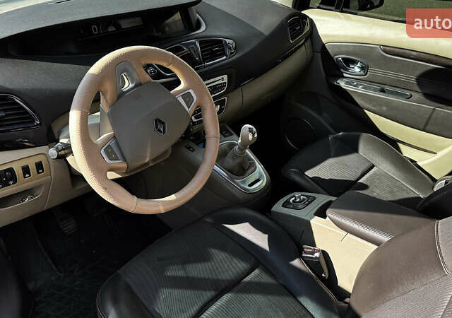 Чорний Рено Megane Scenic, об'ємом двигуна 1.6 л та пробігом 244 тис. км за 8500 $, фото 12 на Automoto.ua