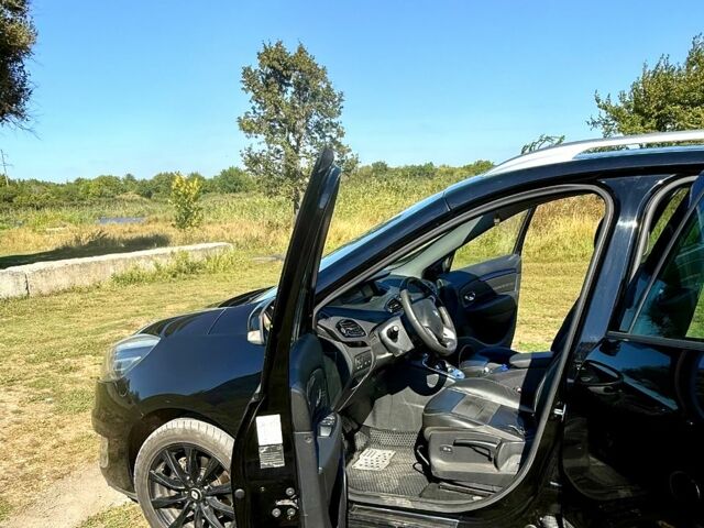 Черный Рено Megane Scenic, объемом двигателя 1.6 л и пробегом 257 тыс. км за 9800 $, фото 6 на Automoto.ua