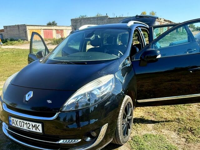 Черный Рено Megane Scenic, объемом двигателя 1.6 л и пробегом 257 тыс. км за 9800 $, фото 9 на Automoto.ua