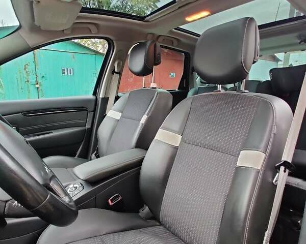 Черный Рено Megane Scenic, объемом двигателя 1.6 л и пробегом 243 тыс. км за 8600 $, фото 14 на Automoto.ua
