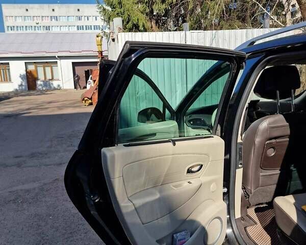 Черный Рено Megane Scenic, объемом двигателя 1.5 л и пробегом 164 тыс. км за 9100 $, фото 17 на Automoto.ua