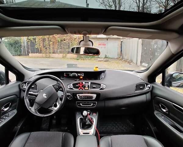 Черный Рено Megane Scenic, объемом двигателя 1.6 л и пробегом 243 тыс. км за 8600 $, фото 24 на Automoto.ua