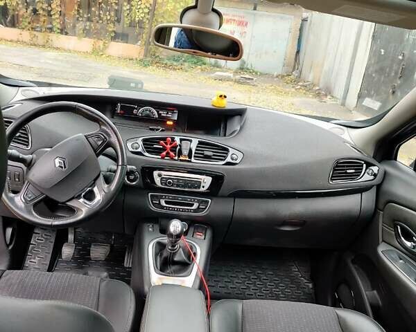 Черный Рено Megane Scenic, объемом двигателя 1.6 л и пробегом 243 тыс. км за 8600 $, фото 16 на Automoto.ua