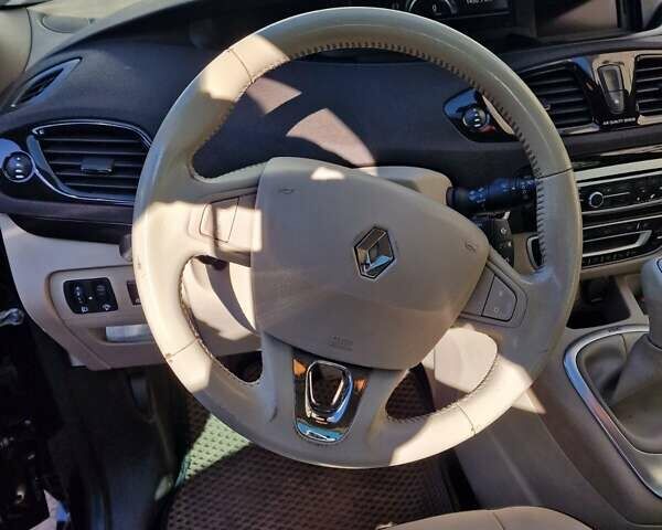 Черный Рено Megane Scenic, объемом двигателя 1.5 л и пробегом 164 тыс. км за 9100 $, фото 7 на Automoto.ua