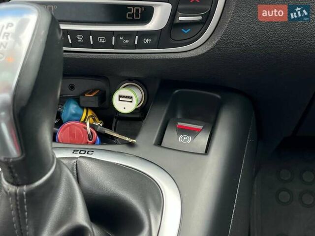 Чорний Рено Megane Scenic, об'ємом двигуна 1.5 л та пробігом 198 тис. км за 12980 $, фото 40 на Automoto.ua