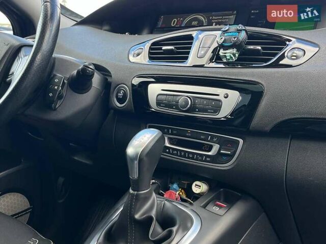 Чорний Рено Megane Scenic, об'ємом двигуна 1.5 л та пробігом 198 тис. км за 12980 $, фото 15 на Automoto.ua