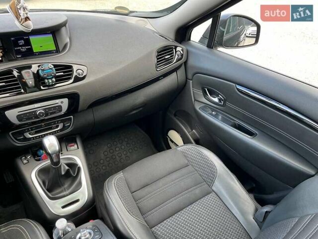 Чорний Рено Megane Scenic, об'ємом двигуна 1.5 л та пробігом 198 тис. км за 12980 $, фото 28 на Automoto.ua