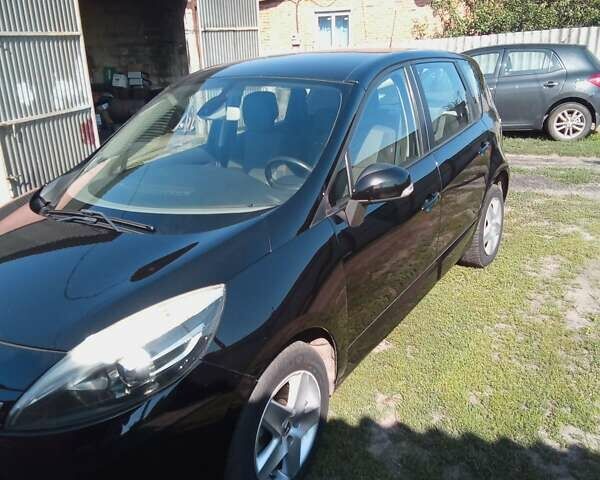 Черный Рено Megane Scenic, объемом двигателя 1.5 л и пробегом 300 тыс. км за 9500 $, фото 4 на Automoto.ua