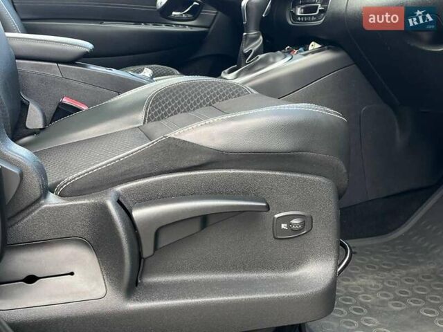 Чорний Рено Megane Scenic, об'ємом двигуна 1.5 л та пробігом 198 тис. км за 12980 $, фото 18 на Automoto.ua