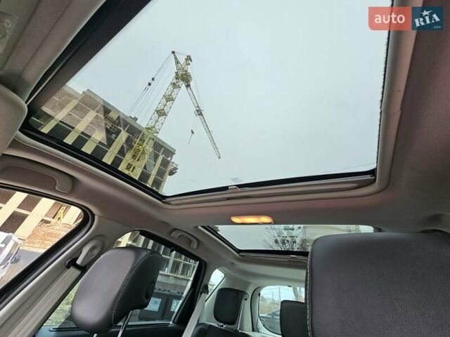 Черный Рено Megane Scenic, объемом двигателя 1.5 л и пробегом 208 тыс. км за 10750 $, фото 13 на Automoto.ua