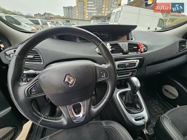 Черный Рено Megane Scenic, объемом двигателя 1.5 л и пробегом 208 тыс. км за 10750 $, фото 5 на Automoto.ua