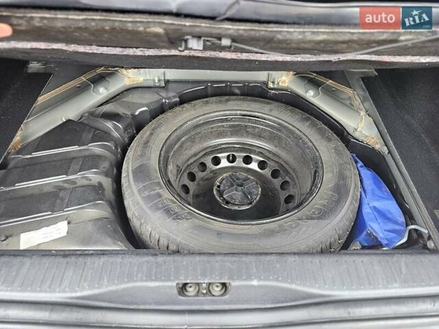 Черный Рено Megane Scenic, объемом двигателя 1.5 л и пробегом 208 тыс. км за 10750 $, фото 11 на Automoto.ua