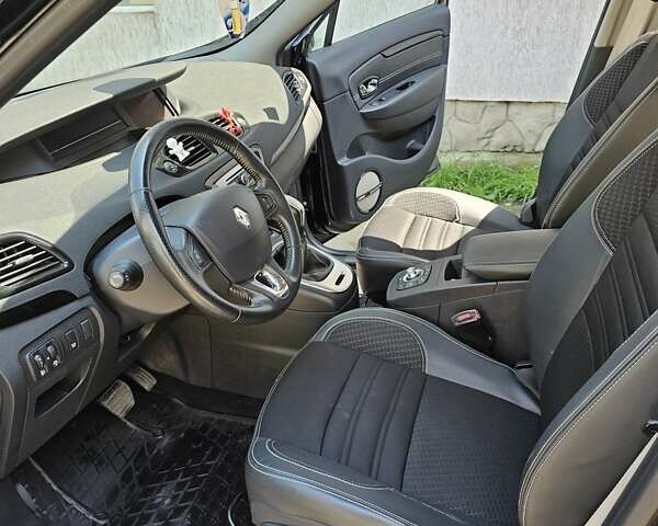 Черный Рено Megane Scenic, объемом двигателя 1.5 л и пробегом 208 тыс. км за 10750 $, фото 7 на Automoto.ua
