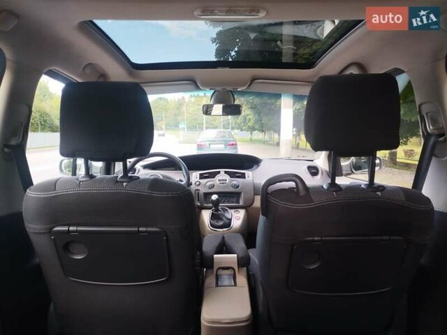 Коричневый Рено Megane Scenic, объемом двигателя 1.5 л и пробегом 244 тыс. км за 5250 $, фото 13 на Automoto.ua