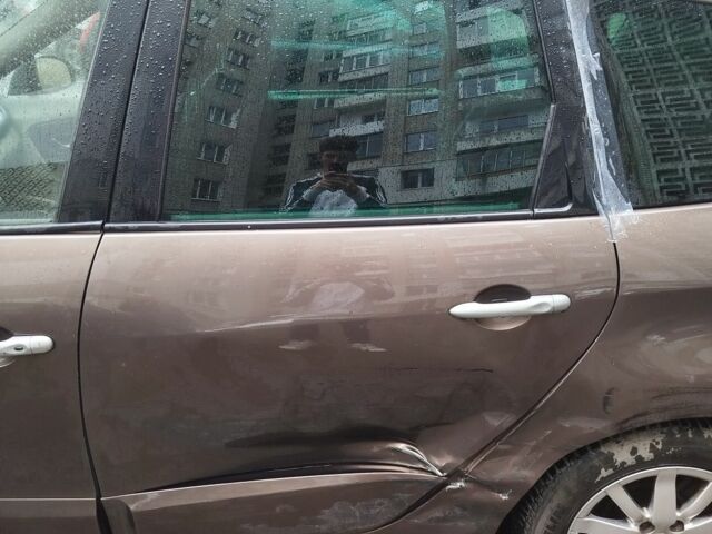 Коричневый Рено Megane Scenic, объемом двигателя 1.9 л и пробегом 349 тыс. км за 6000 $, фото 6 на Automoto.ua