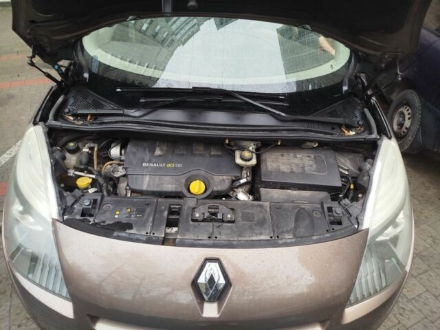 Коричневый Рено Megane Scenic, объемом двигателя 1.9 л и пробегом 349 тыс. км за 6000 $, фото 3 на Automoto.ua