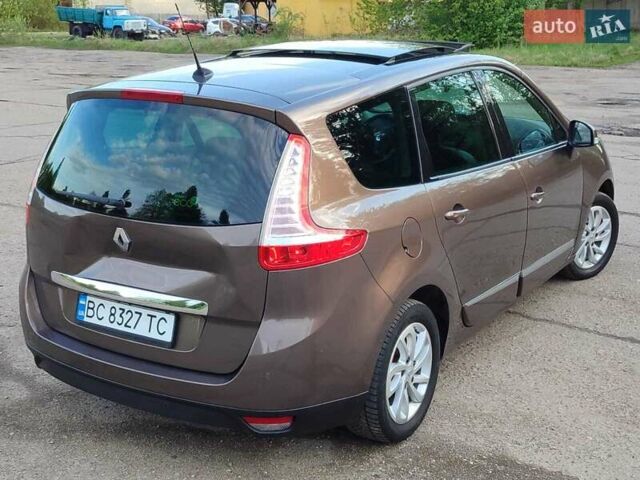 Коричневый Рено Megane Scenic, объемом двигателя 1.5 л и пробегом 263 тыс. км за 7500 $, фото 6 на Automoto.ua