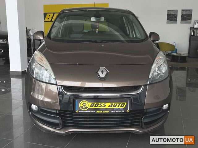 Коричневый Рено Megane Scenic, объемом двигателя 1.5 л и пробегом 222 тыс. км за 8400 $, фото 1 на Automoto.ua