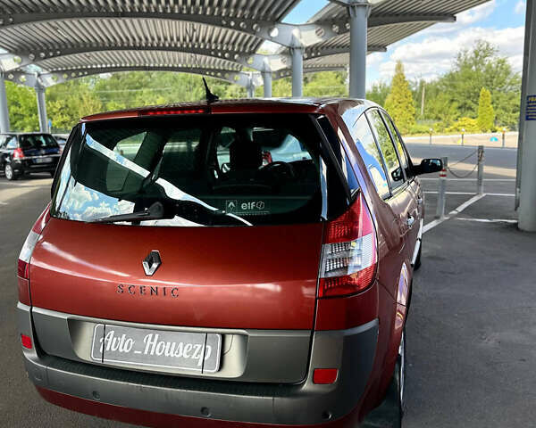 Красный Рено Megane Scenic, объемом двигателя 2 л и пробегом 230 тыс. км за 4500 $, фото 9 на Automoto.ua