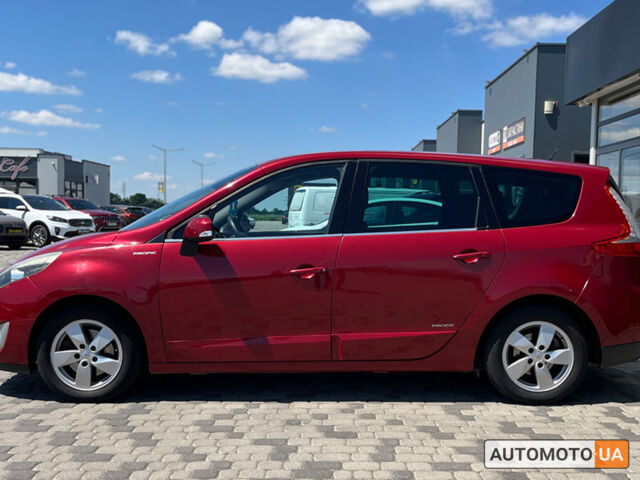 Красный Рено Megane Scenic, объемом двигателя 1.5 л и пробегом 223 тыс. км за 7200 $, фото 3 на Automoto.ua