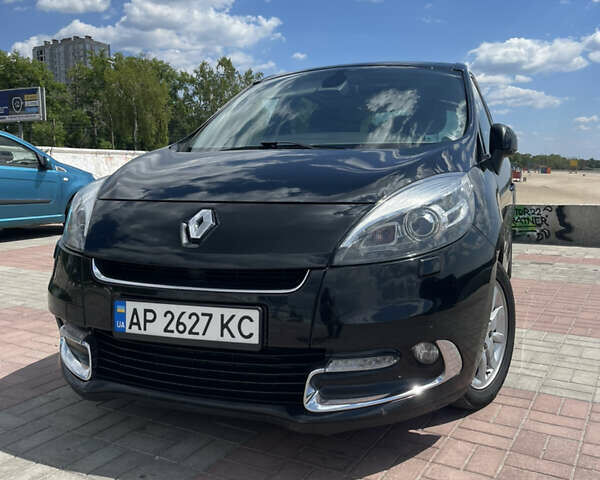 Рено Megane Scenic, объемом двигателя 1.46 л и пробегом 232 тыс. км за 10700 $, фото 1 на Automoto.ua