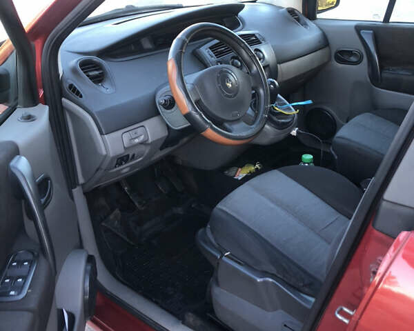 Рено Megane Scenic, объемом двигателя 1.6 л и пробегом 256 тыс. км за 3850 $, фото 3 на Automoto.ua