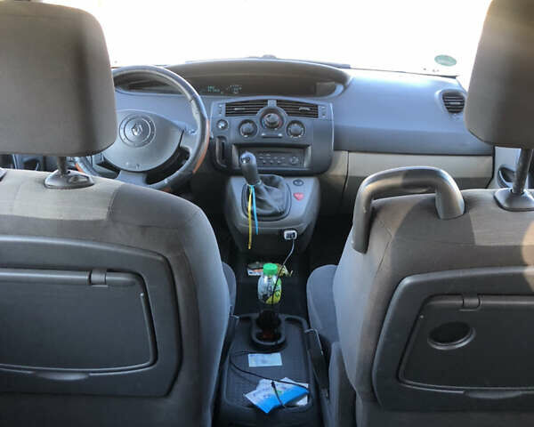 Рено Megane Scenic, объемом двигателя 1.6 л и пробегом 256 тыс. км за 3850 $, фото 5 на Automoto.ua