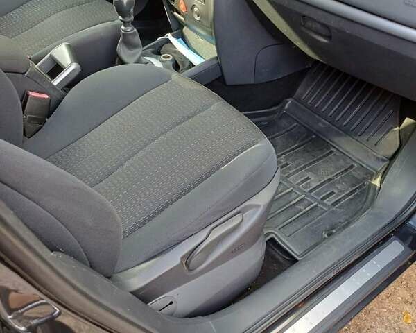 Рено Megane Scenic, объемом двигателя 2 л и пробегом 306 тыс. км за 5500 $, фото 12 на Automoto.ua