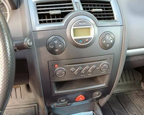 Рено Megane Scenic, объемом двигателя 2 л и пробегом 306 тыс. км за 5500 $, фото 28 на Automoto.ua
