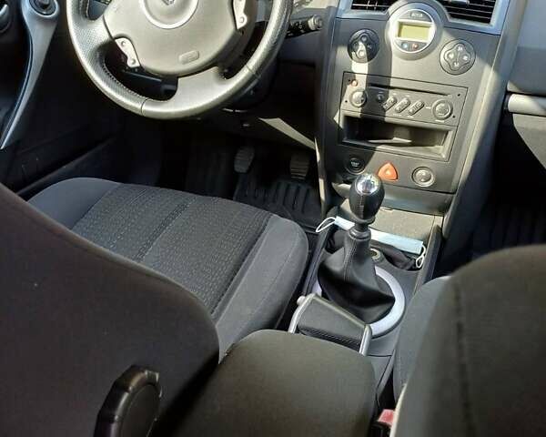 Рено Megane Scenic, объемом двигателя 2 л и пробегом 306 тыс. км за 5500 $, фото 16 на Automoto.ua