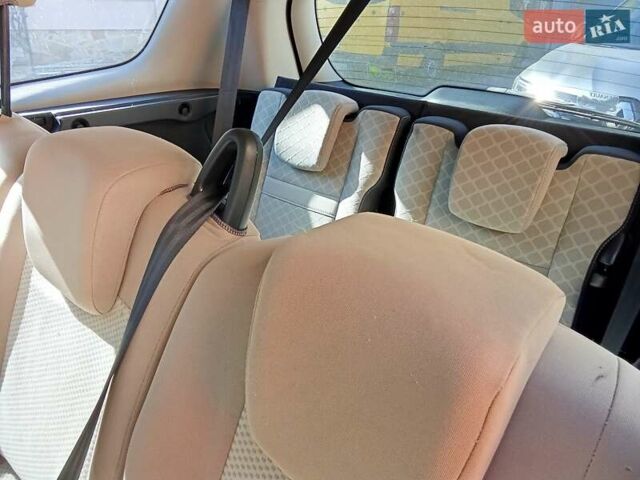 Рено Megane Scenic, объемом двигателя 1.5 л и пробегом 189 тыс. км за 6900 $, фото 7 на Automoto.ua