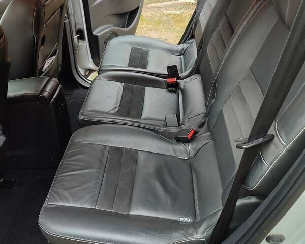 Рено Megane Scenic, объемом двигателя 1.46 л и пробегом 244 тыс. км за 8900 $, фото 17 на Automoto.ua