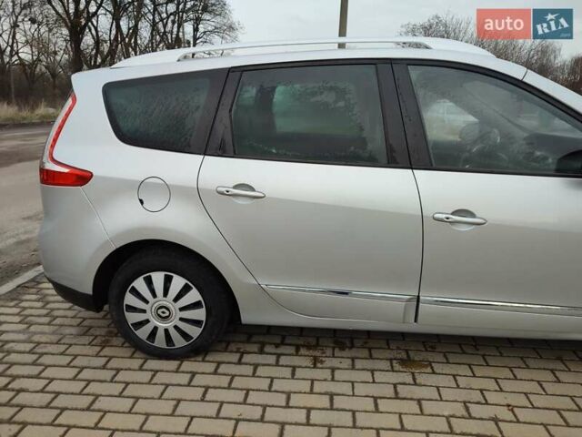 Рено Megane Scenic, объемом двигателя 1.46 л и пробегом 244 тыс. км за 8900 $, фото 3 на Automoto.ua