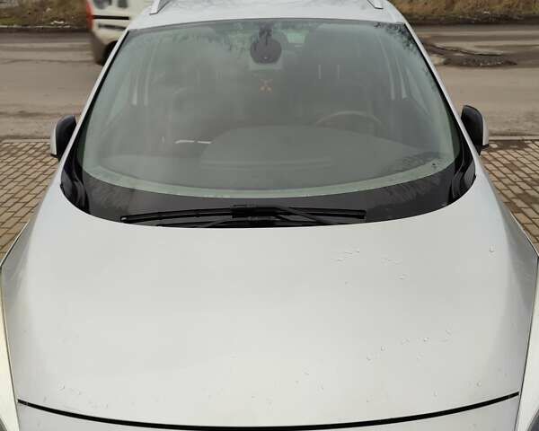 Рено Megane Scenic, объемом двигателя 1.46 л и пробегом 244 тыс. км за 8900 $, фото 7 на Automoto.ua