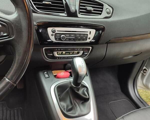 Рено Megane Scenic, объемом двигателя 1.46 л и пробегом 244 тыс. км за 8900 $, фото 10 на Automoto.ua