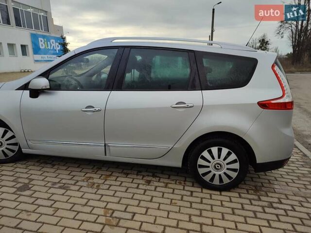 Рено Megane Scenic, объемом двигателя 1.46 л и пробегом 244 тыс. км за 8900 $, фото 4 на Automoto.ua