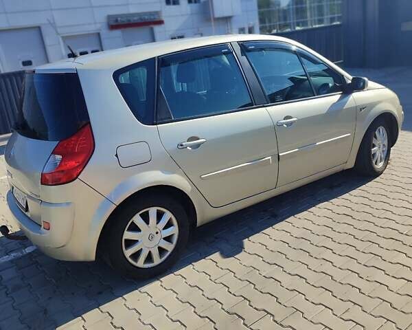 Желтый Рено Megane Scenic, объемом двигателя 1.46 л и пробегом 325 тыс. км за 5700 $, фото 4 на Automoto.ua
