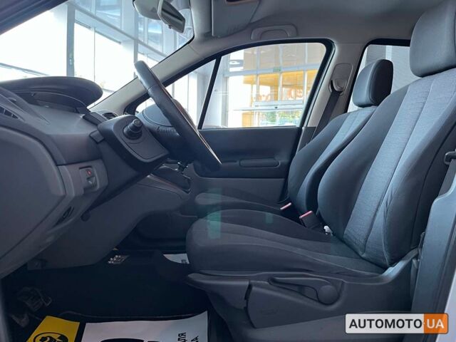 Серый Рено Megane Scenic, объемом двигателя 1.6 л и пробегом 142 тыс. км за 6500 $, фото 10 на Automoto.ua
