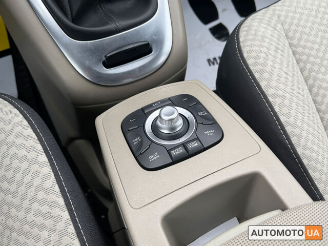 Рено Megane Scenic 2011 в Львове на Automoto.ua Серый Рено Megane Scenic, объемом двигателя 1.5 л и пробегом 214 тыс. км за 7600 $, фото 11 на Automoto.ua
