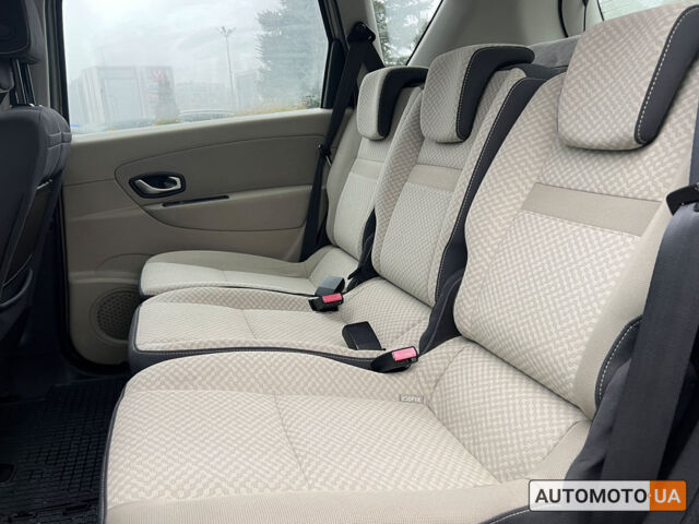 Рено Megane Scenic 2011 в Львове на Automoto.ua Серый Рено Megane Scenic, объемом двигателя 1.5 л и пробегом 214 тыс. км за 7600 $, фото 8 на Automoto.ua