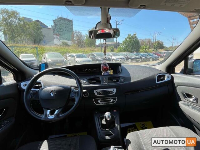 Сірий Рено Megane Scenic, об'ємом двигуна 1.5 л та пробігом 160 тис. км за 8600 $, фото 22 на Automoto.ua