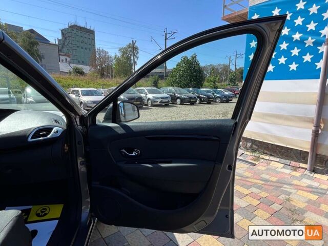Сірий Рено Megane Scenic, об'ємом двигуна 1.5 л та пробігом 160 тис. км за 8600 $, фото 28 на Automoto.ua