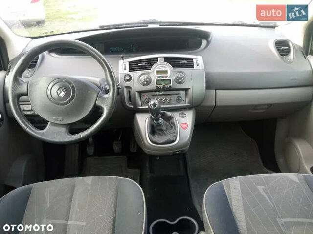 Серый Рено Megane Scenic, объемом двигателя 1.9 л и пробегом 210 тыс. км за 4200 $, фото 8 на Automoto.ua