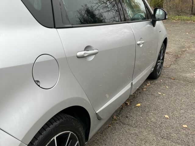 Серый Рено Megane Scenic, объемом двигателя 1.2 л и пробегом 203 тыс. км за 7300 $, фото 5 на Automoto.ua